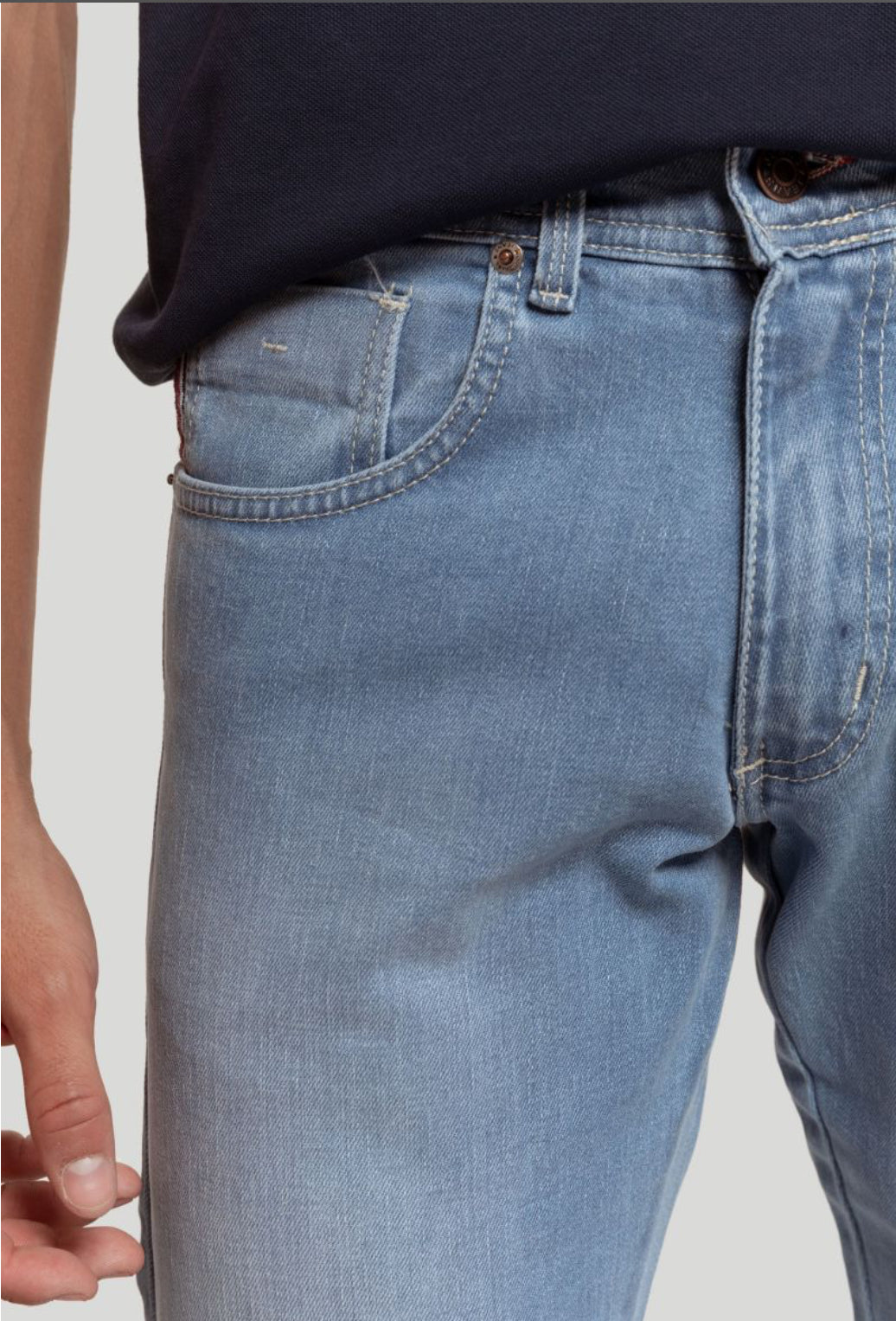 PANTALON TEJANO AZUL CLARO A LA VAQUERA