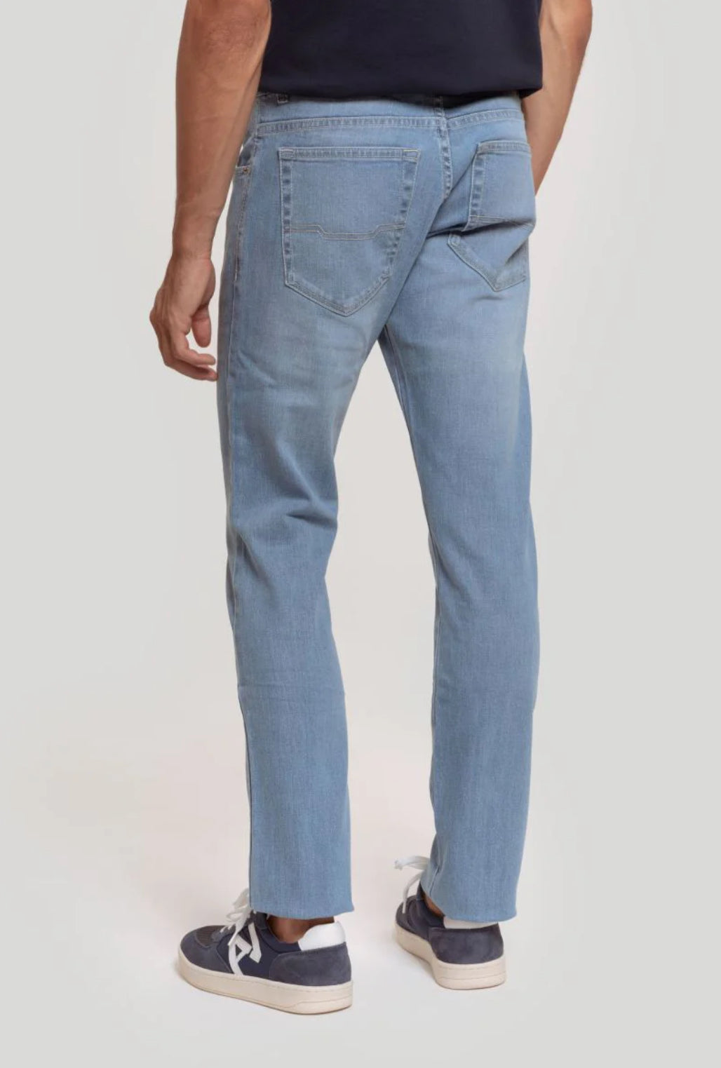 PANTALON TEJANO AZUL CLARO A LA VAQUERA