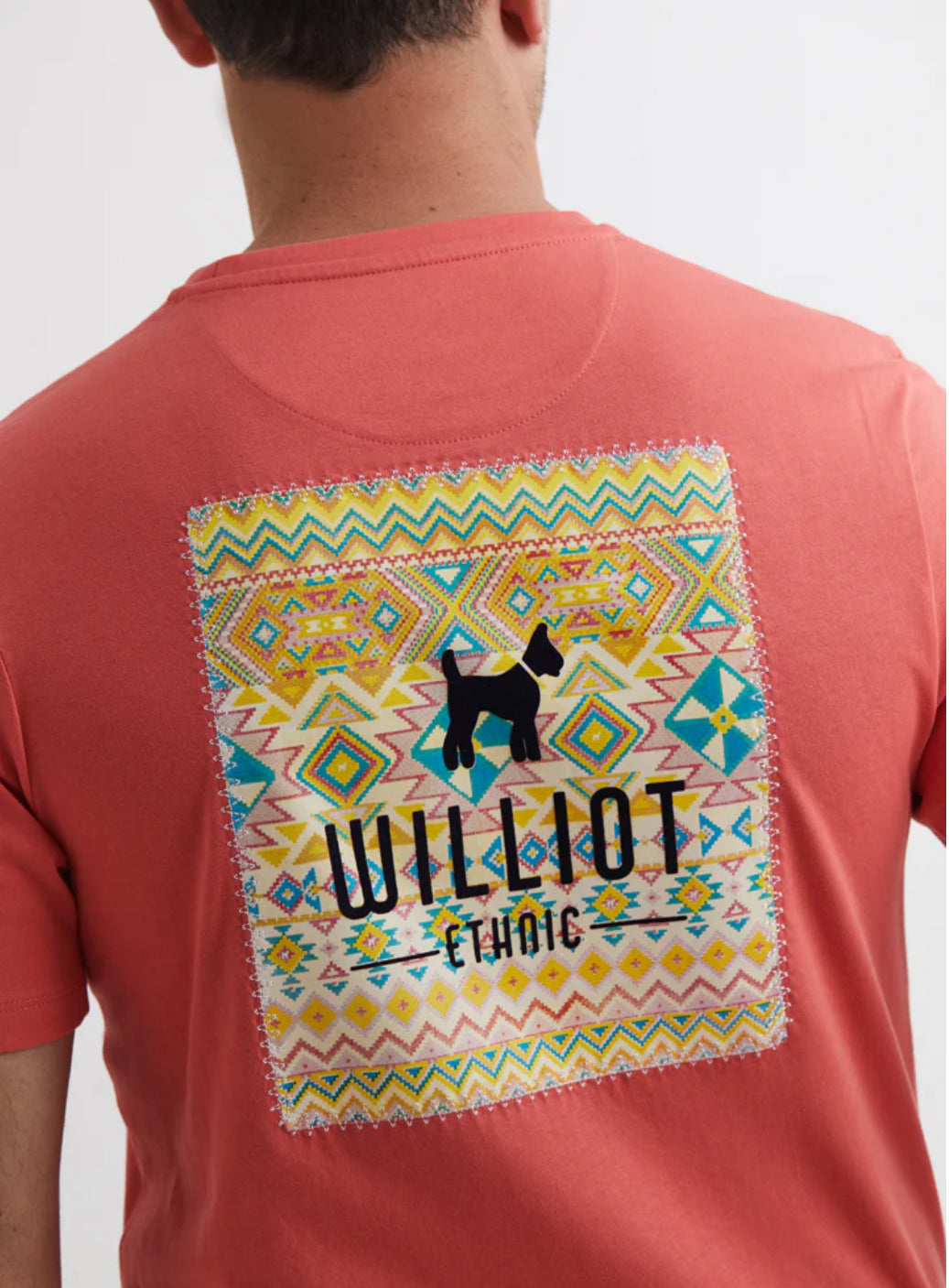 CAMISETA LOGO ÉTNICO CORAL WILLIOT