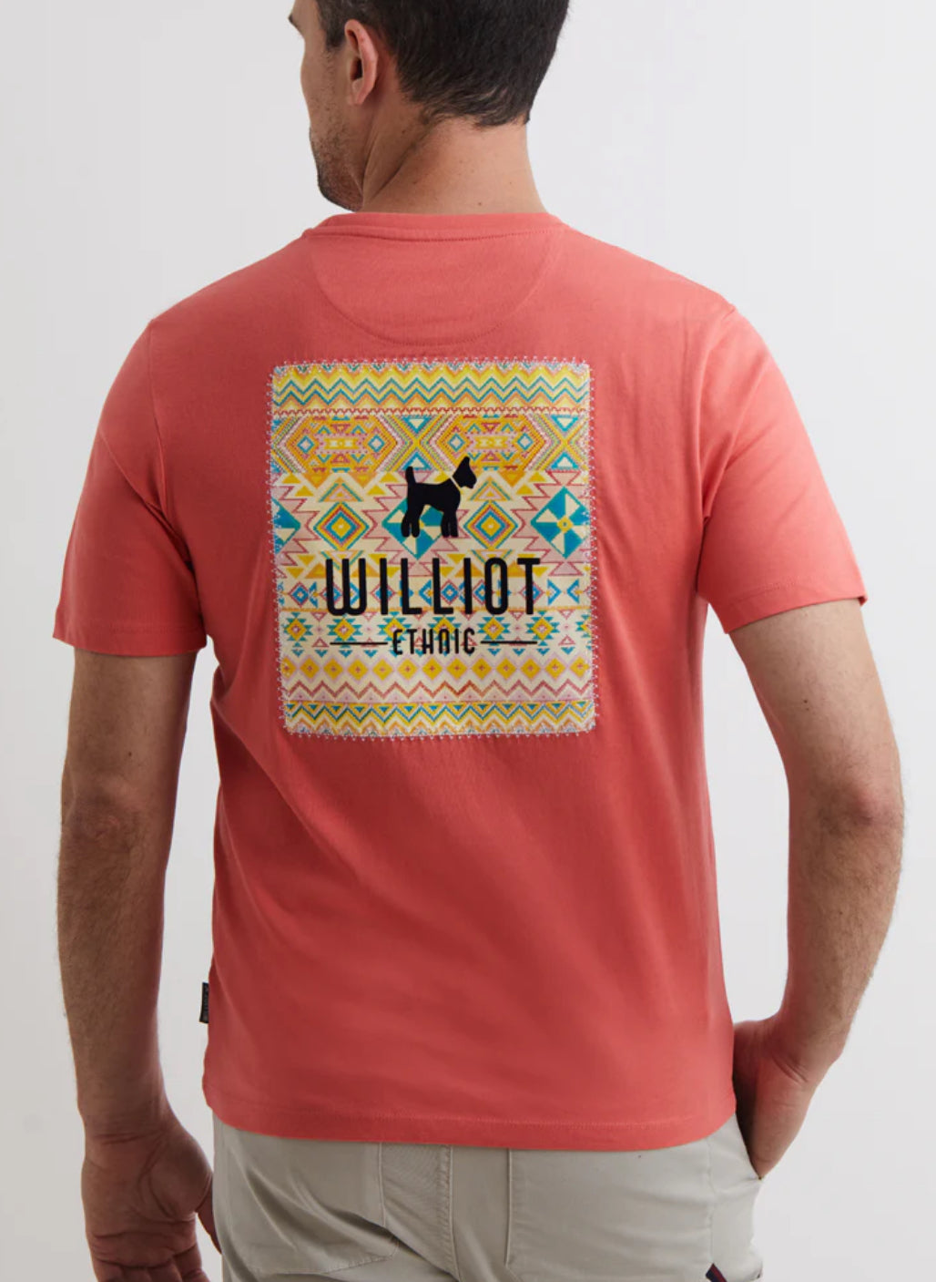 CAMISETA LOGO ÉTNICO CORAL WILLIOT