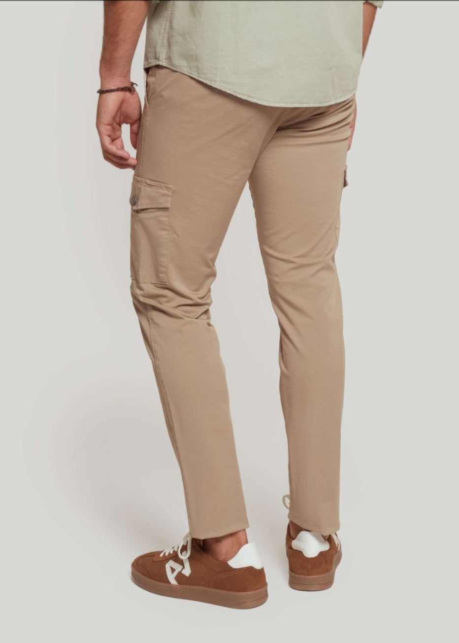 PANTALON CHINO CARGO CAMEL A LA VAQUERA