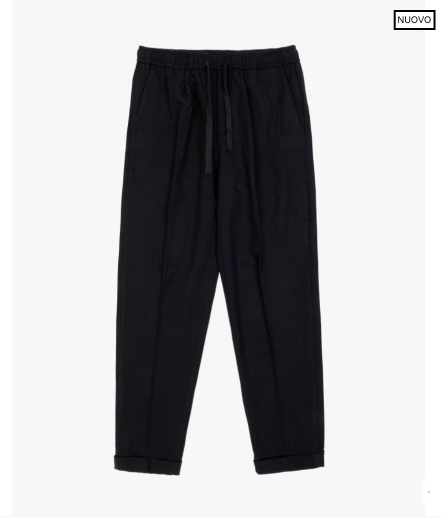 PANTALON JOGGER RELAXED NEGRO CON PINZAS GIANNI LUPO