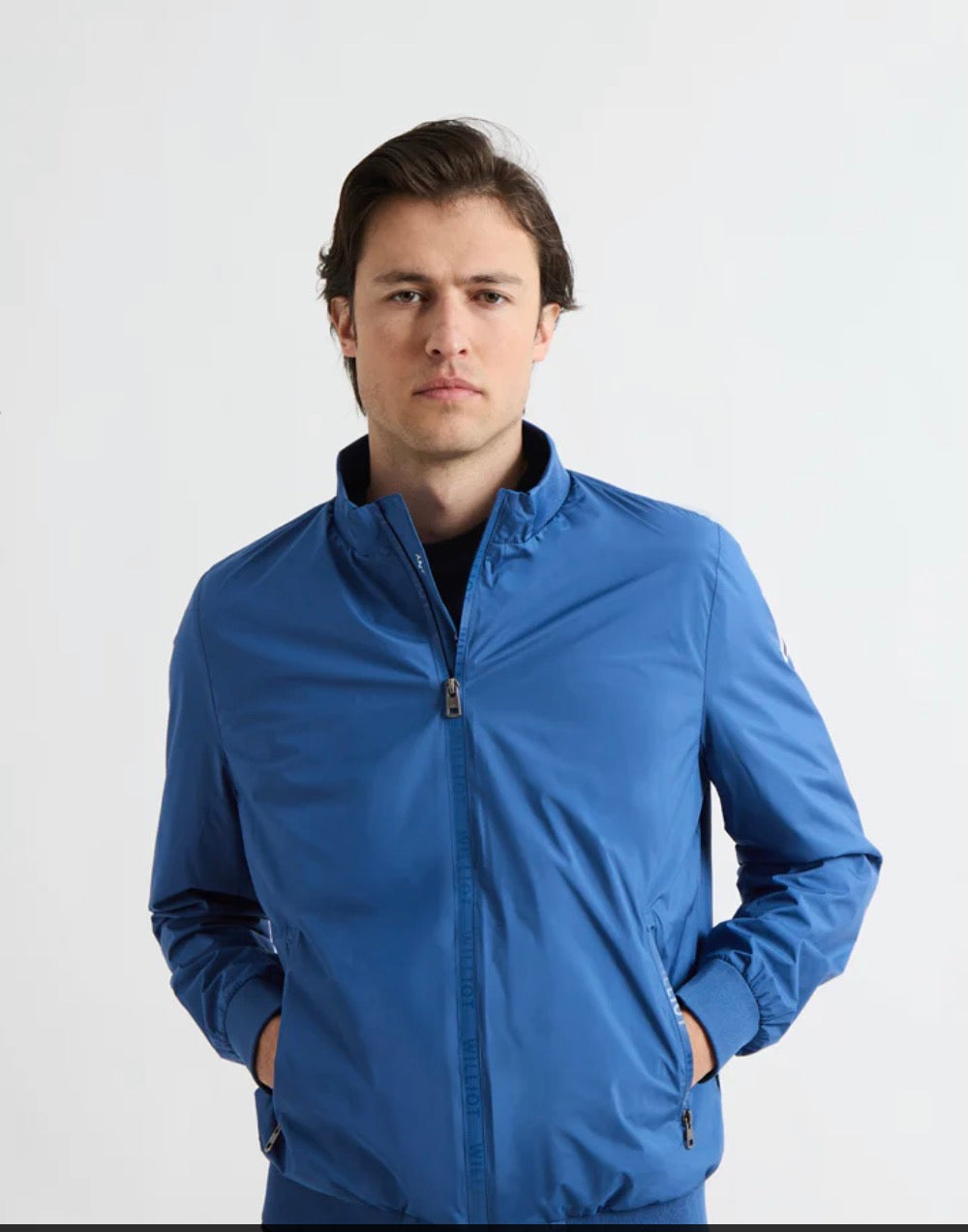 CAZADORA FINA TÉCNICA AZUL TINTA WILLIOT