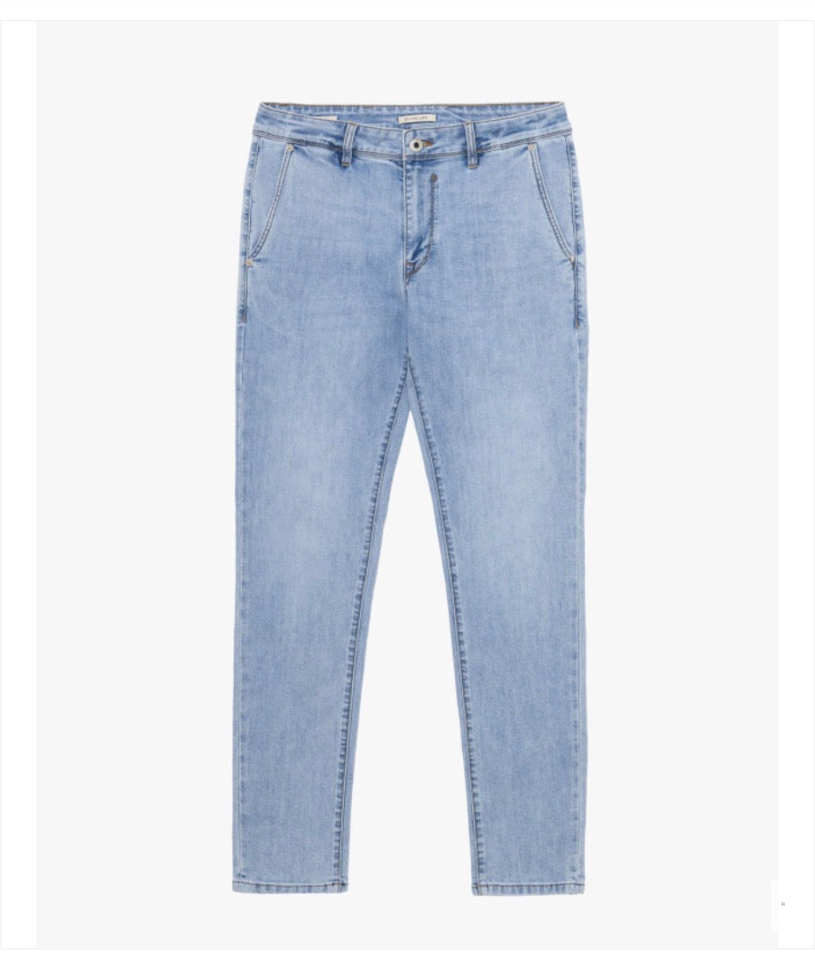 JEANS KENSON DE CORTE AJUSTADO CON BOLSILLOS AMERICANOS GIANNI LUPO