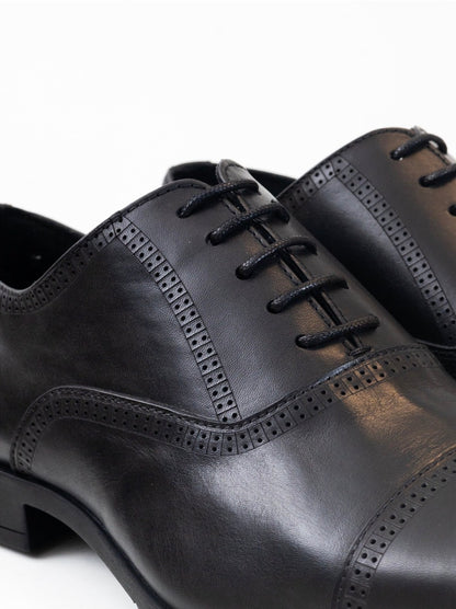 ZAPATO OXFORD QUARTER BROGUE NEGRO PUROEGO