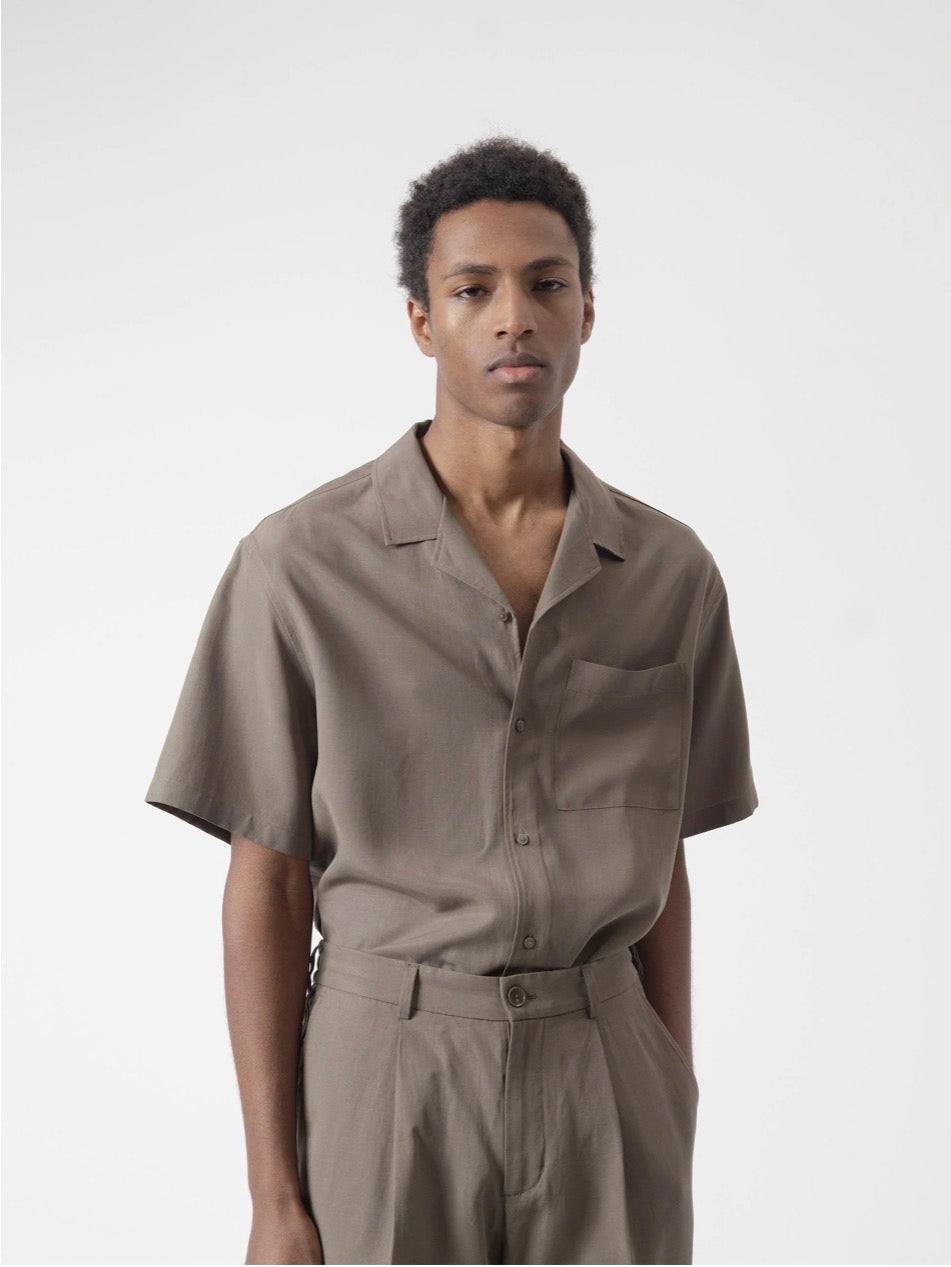 CAMISA SET CUELLO CUBANO CAQUI PUROEGO