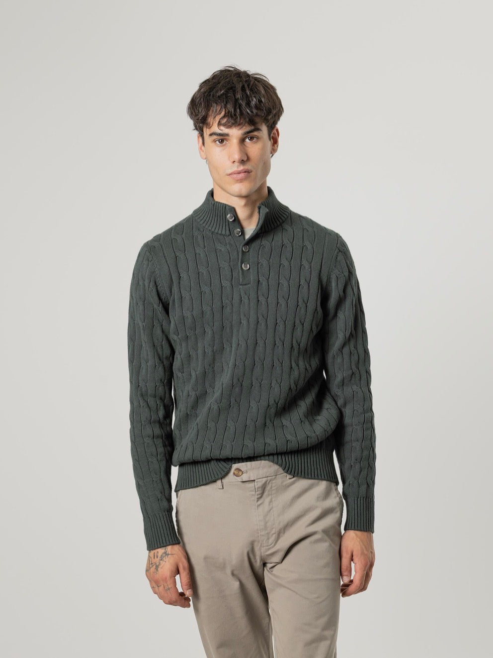PUROEGO JERSEY CABLE KNIT CUELLO MOCK VERDE OSCURO