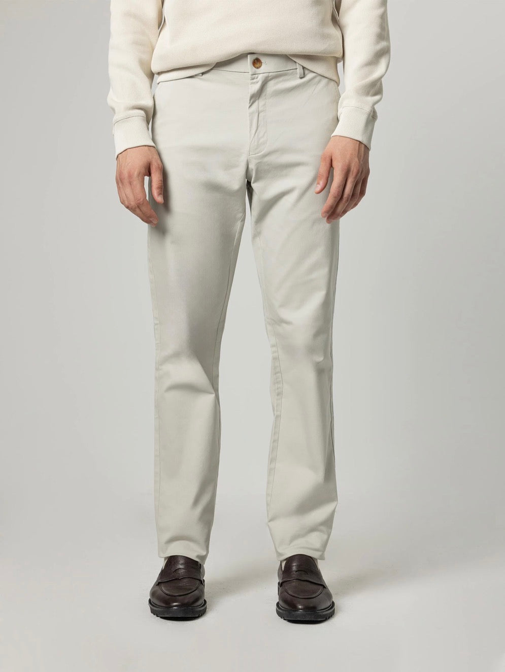PUROEGO PANTALÓN CHINO FLEX FIT PIEDRA