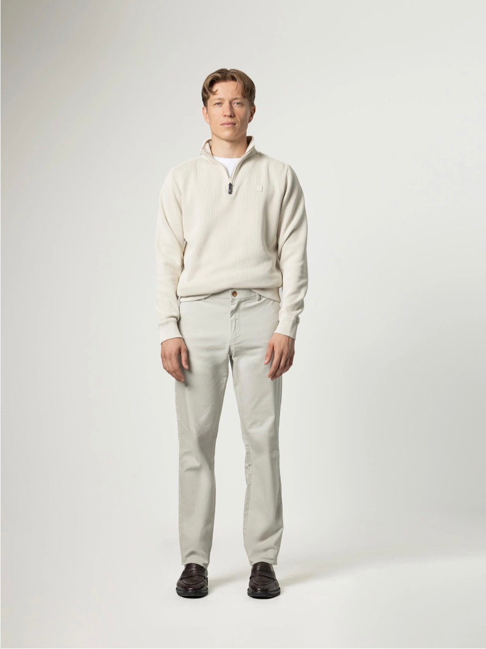 PUROEGO PANTALÓN CHINO FLEX FIT PIEDRA