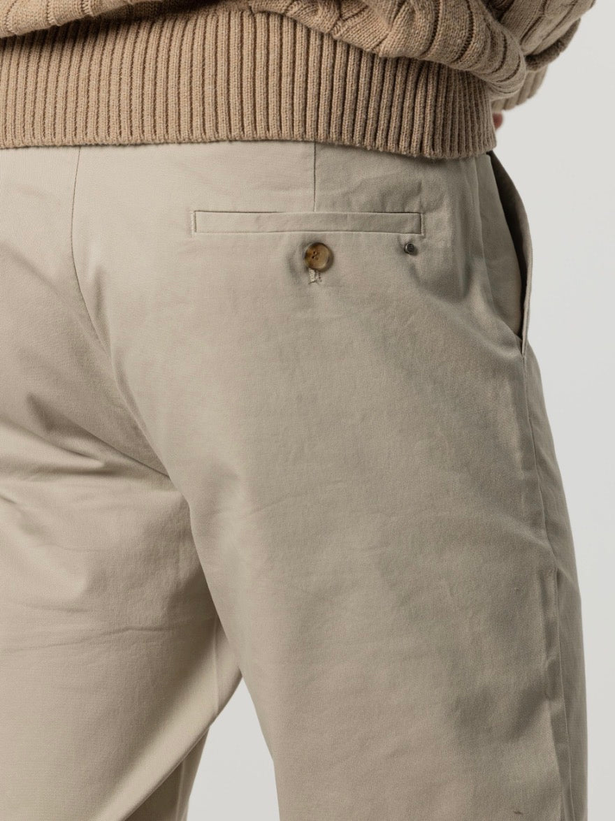 PUROEGO PANTALÓN CHINO FLEX FIT ARENA
