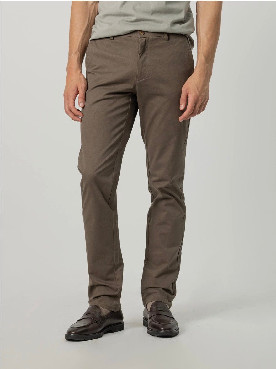 PUROEGO PANTALÓN CHINO FLEX FIT VERDE MUSGO