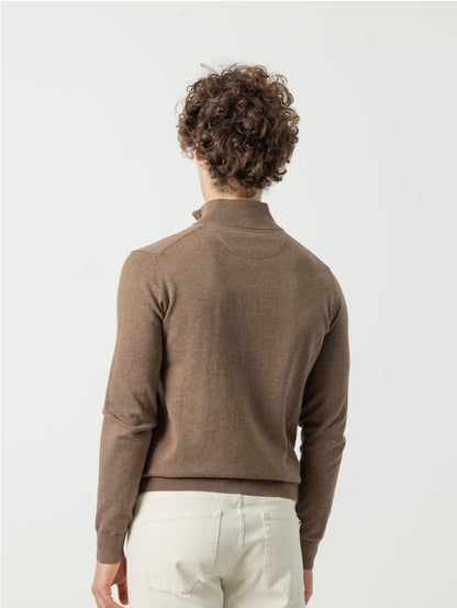 PUROEGO JERSEY CUELLO MOCK CREMALLERA MARRÓN