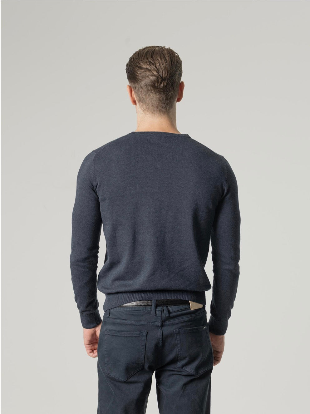 PUROEGO JERSEY CUELLO PICO AZUL OSCURO